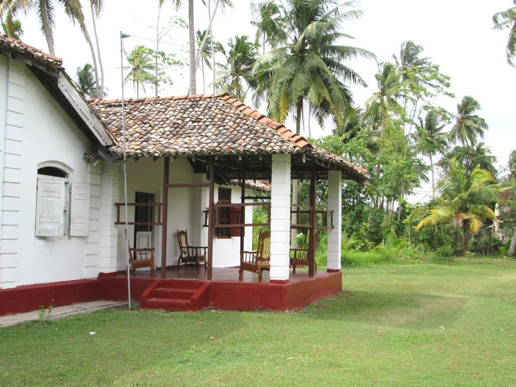 The Colonial Villa Midigama East Eksteriør bilde