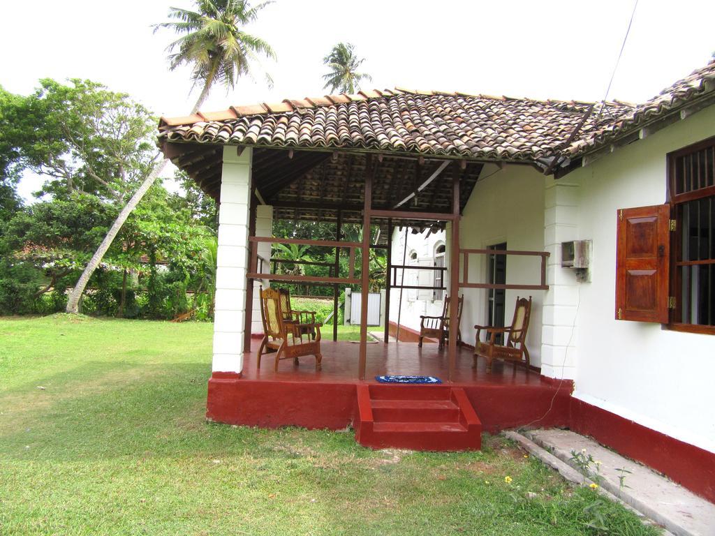 The Colonial Villa Midigama East Eksteriør bilde